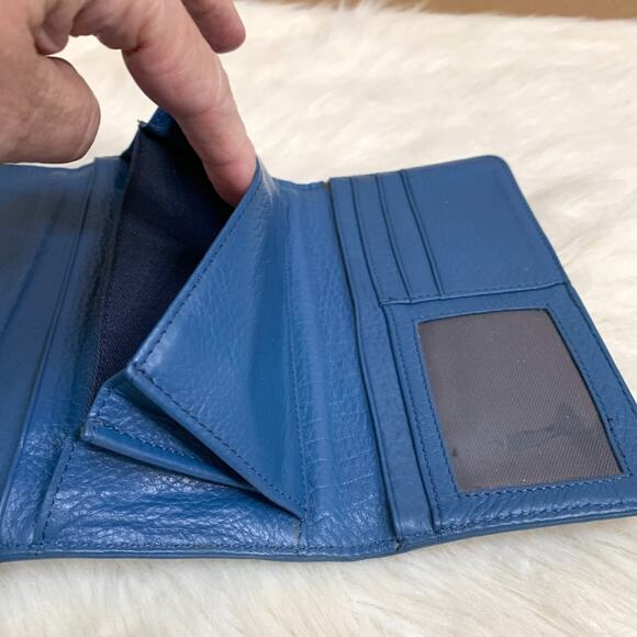 TOMMY HILFIGER Blue Pebbled Genuine Leather Flap Clutch Wallet - Picture 6 of 12